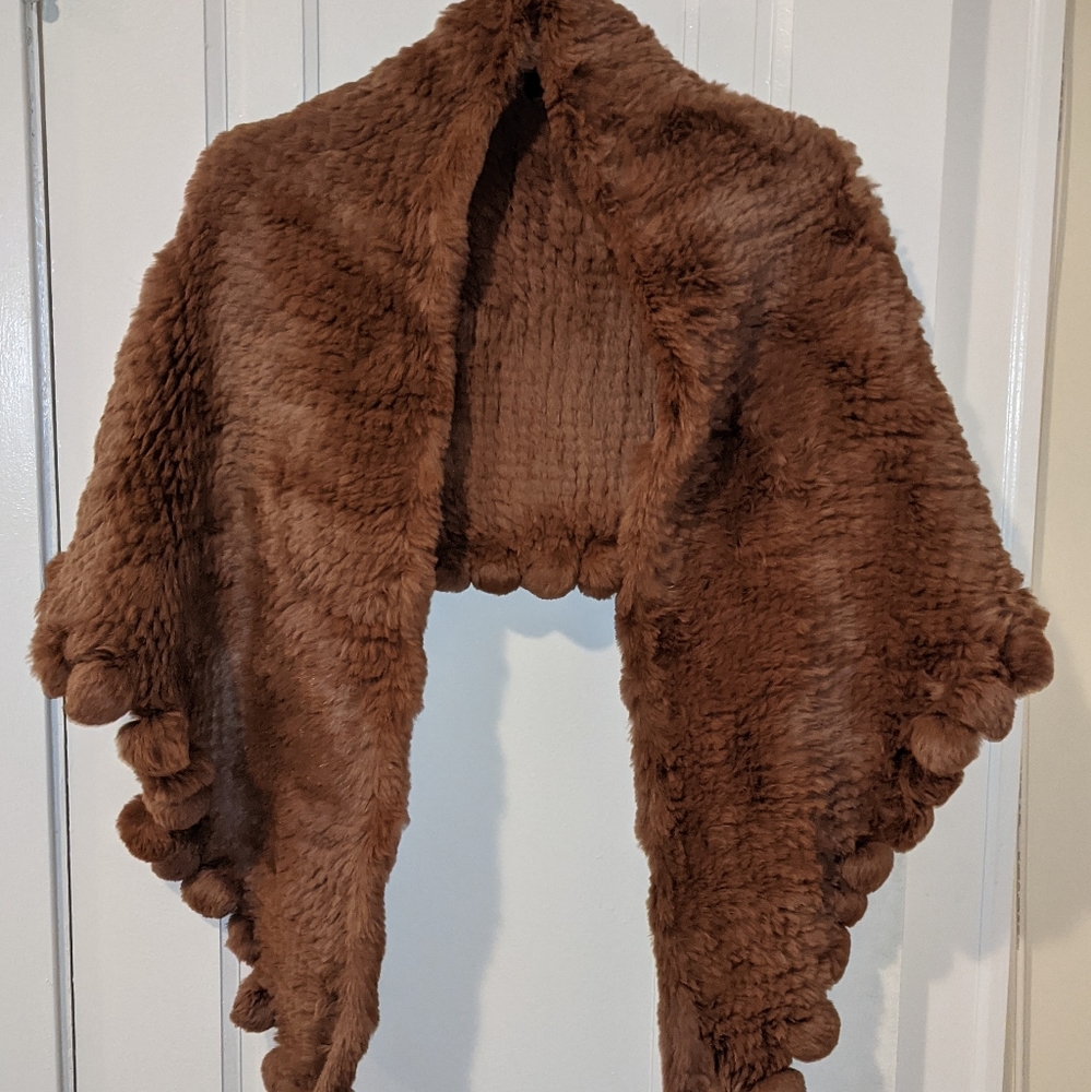 Rabbit fur triangle shall chestnut brown
